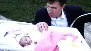 Nepoata lui Băsescu, Sofia Anais, a fost botezată sâmbătă în Bucureşti. Preşedintele: A fost foarte frumos, mi-a plăcut slujba