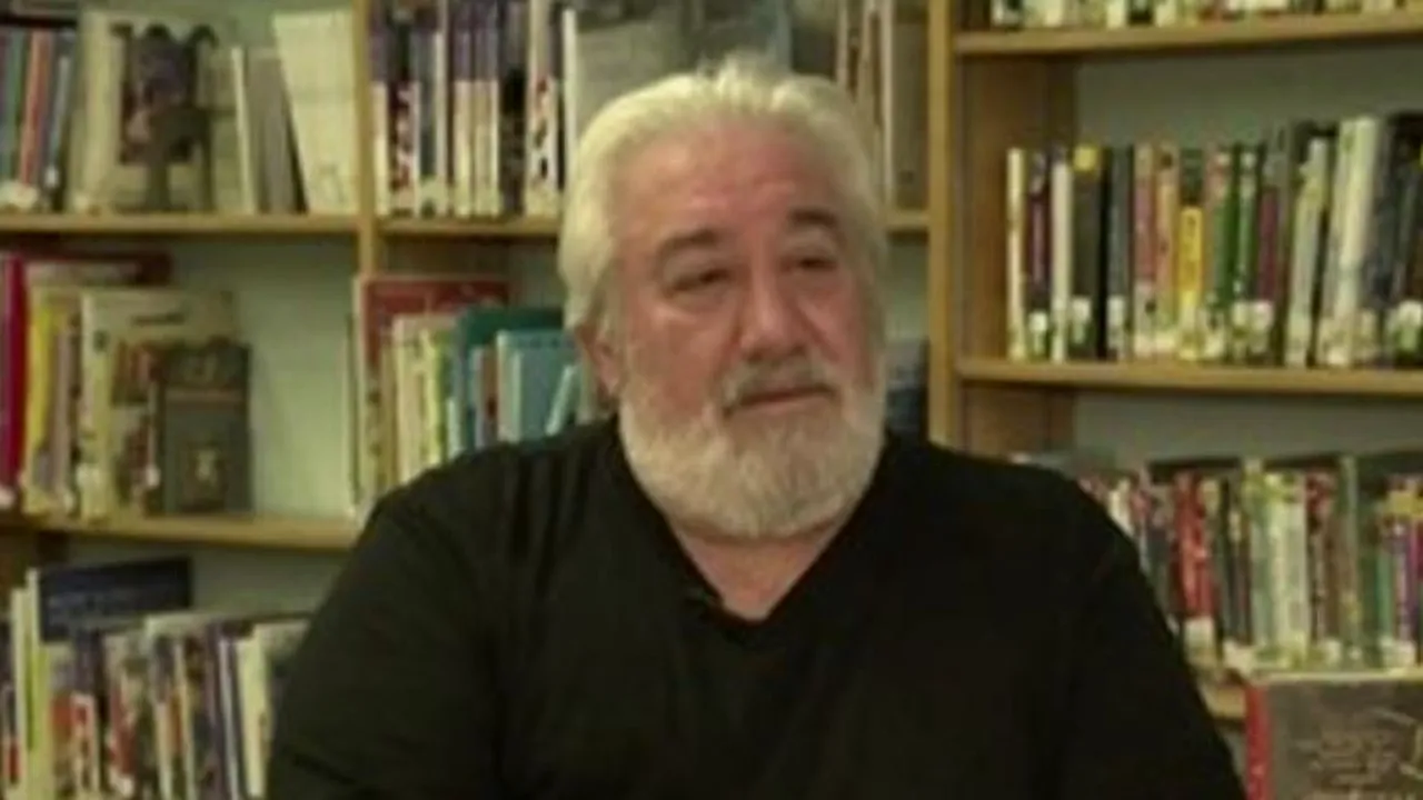 Un bărbat a înapoiat o carte împrumutată în urmă cu 53 de ani. Conducerea bibliotecii a calculat amenda pe care ar trebui să o plătească | VIDEO