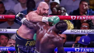 Domnia lui Tyson Fury în boxul profesionist! Britanicul l-a făcut praf pe Deontay Wilder şi rămâne campion la categoria grea 