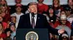 Trump, întrerupt de mai multe ori în timpul unui discurs susținut în Texas. Președintele SUA a acuzat că protestatarii „sunt plătiți de dușmanii națiunii”