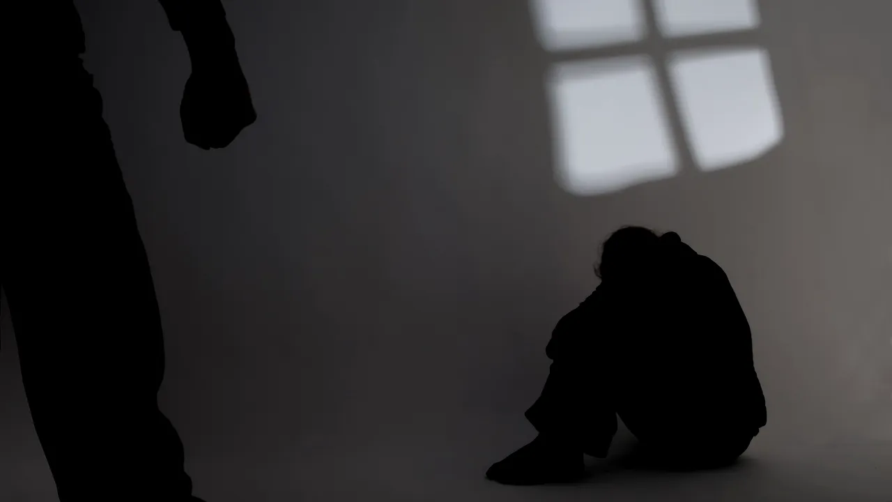 O femeie aflată în carantină a fost alungată din casă de soţ