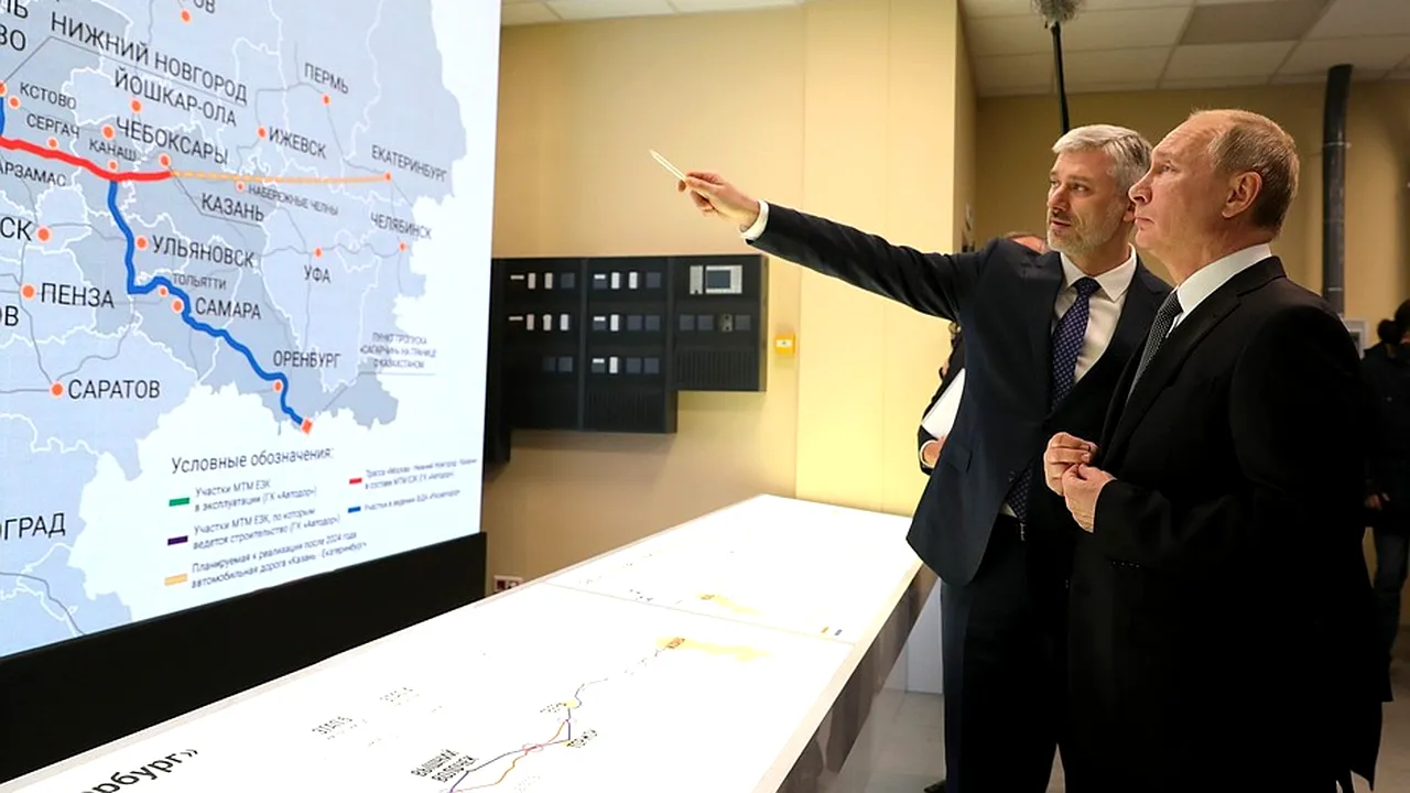 Putin a inaugurat noua autostradă care leagă Moscova de Sankt Petersburg. Motivele pentru care artera este ieşită din comun