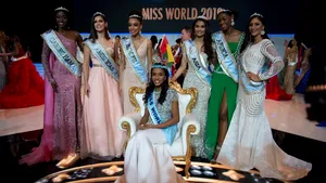 O studentă la Medicină, aleasă Miss World 2019. Reacţia unei rivale la anunţarea câştigătoarei a devenit virală. VIDEO