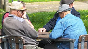 ANALIZĂ: Zece factori de care ar trebui să se ţină seama când vorbim de pensionare la 70 de ani