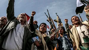 Bilanţul atacurilor aeriene asupra unei închisori houthi din Yemen a ajuns la peste 100 de morţi