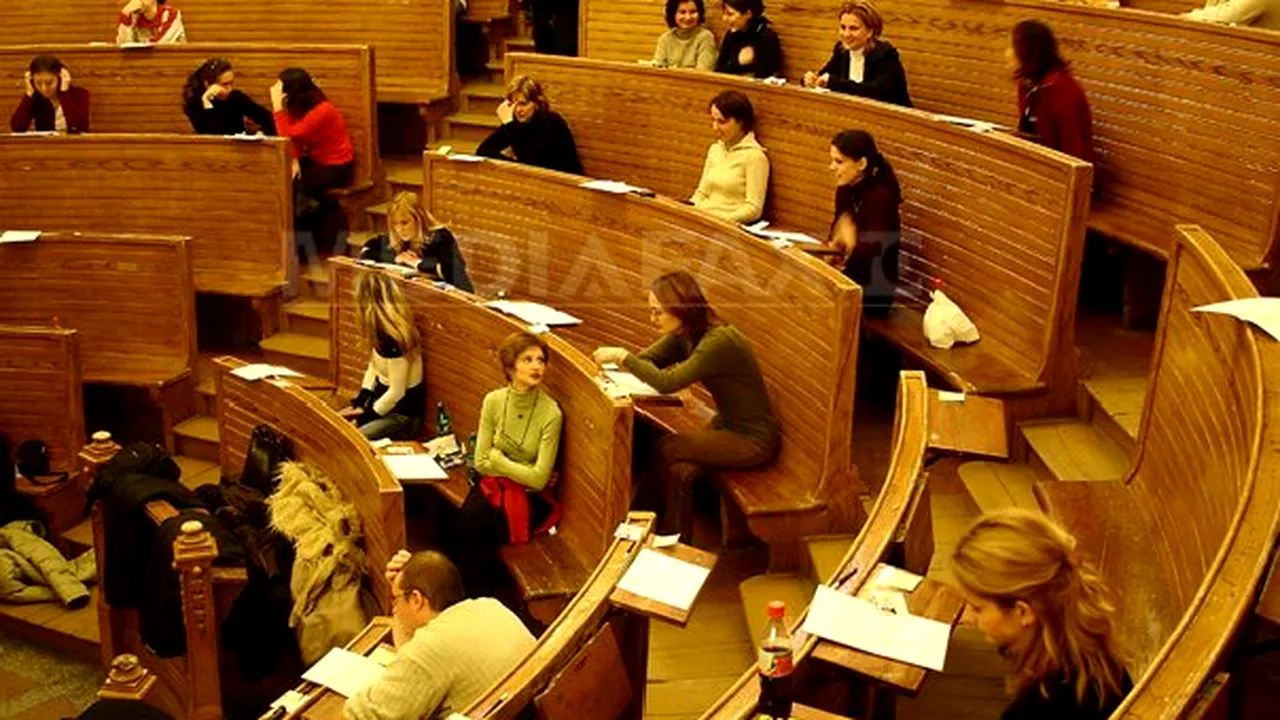 Profesorii universitari, scutiţi de taxa de solidaritate. Ponta: Măsura nu se aplică celor cu venituri de peste 4.500 de lei net