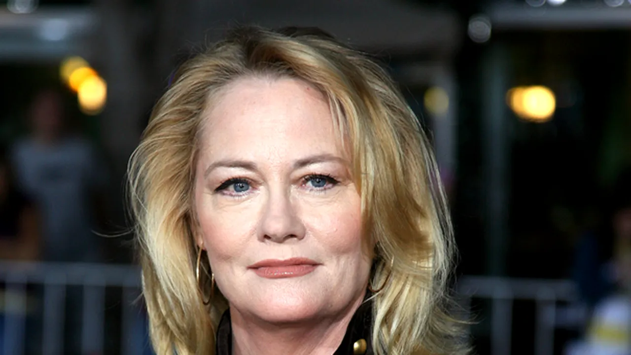 Fiul actriţei Cybill Shepherd, arestat pentru tentativă de furt dintr-un avion