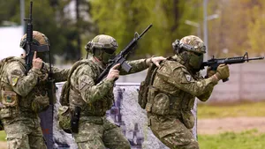 Trupele române simulează războiul urban în București pentru a spori pregătirea militară