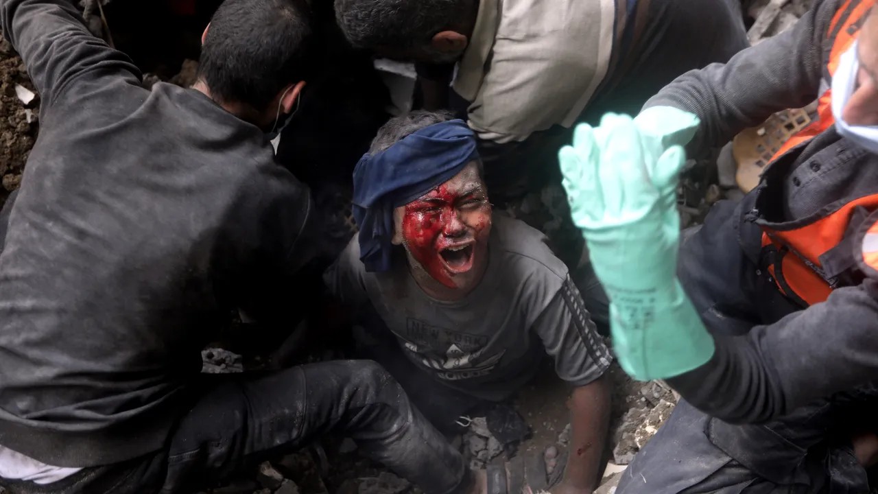 Şeful ONU, îngrozit de atacul israelian asupra unui convoi de ambulanţe / „Imaginile cu cadavrele împrăştiate pe stradă în faţa spitalului sunt sfâşietoare”
