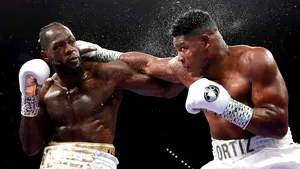 Doentay Wilder a câştigat meciul cu Luis Ortiz şi îşi păstrează centura de campion WBC 