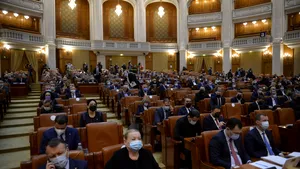 Parlamentarii dârdâie de frig. Clădirea Parlamentului nu are căldură „în parametrii normali”