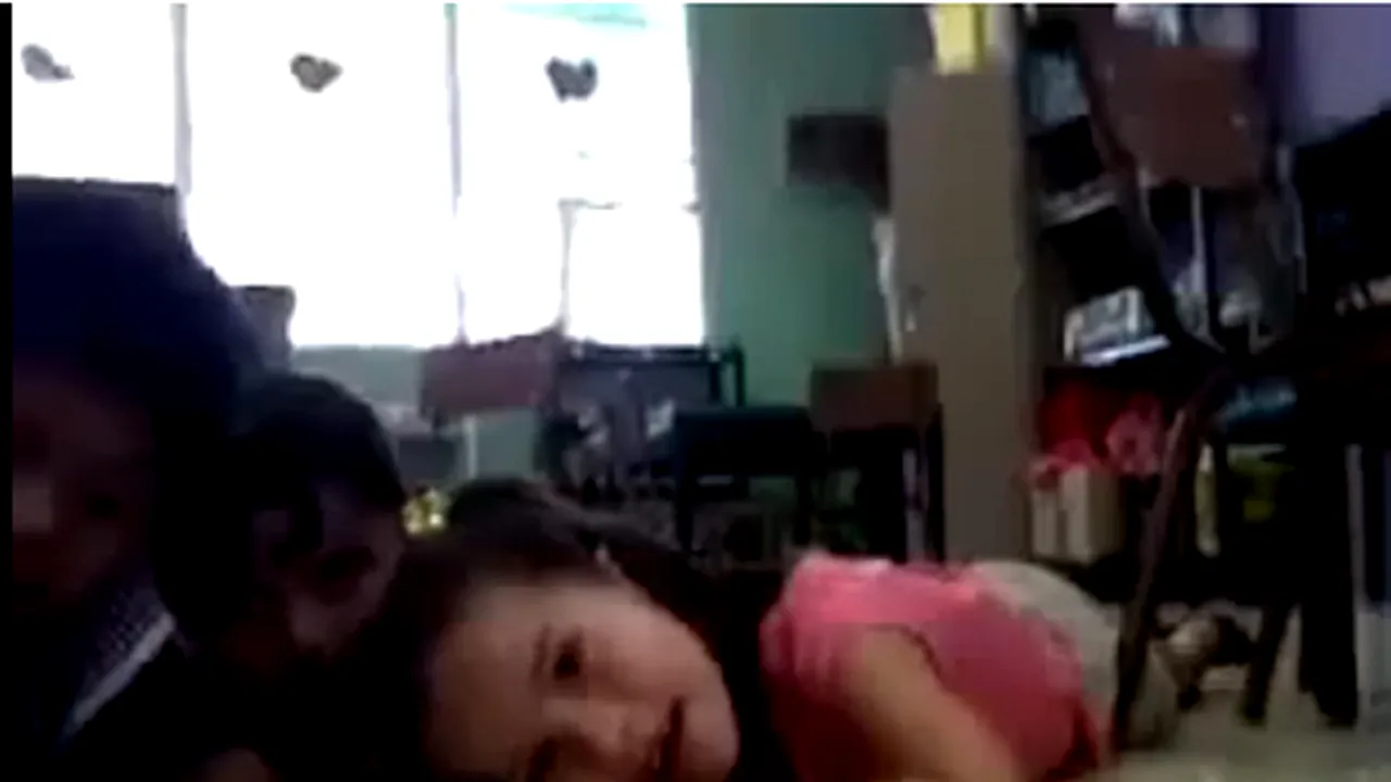 Cum a reuşit o educatoare să calmeze copiii în timpul unui atac armat - VEZI VIDEO
