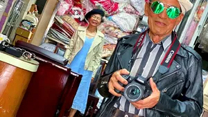 Doi octogenari din Taiwan sunt deliciul Instagramului după ce au dat viaţă hainelor abandonate