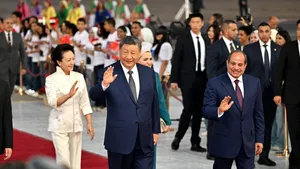 Xi Jinping îndeamnă țările să se opună „ingerințelor externe” în Orientul Mijlociu