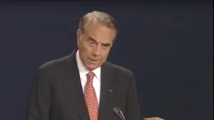 Un politician republican popular s-a stins din viaţă. În 1996 a fost la un pas de a ajunge preşedintele Americii 