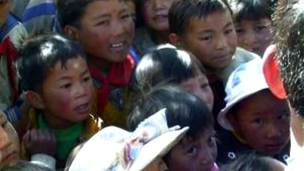 Un virus mortal se răspândeşte în China, provocând moartea a 21 de copii