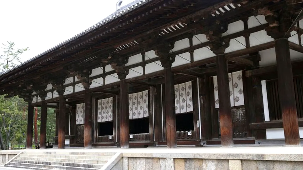 Un adolescent şi-a scrijelit numele pe stâlpul unui templu japonez din secolul al VIII-lea