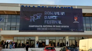 Peste 1.000 de concurenţi participă la Campionatul Naţional de Dans Sportiv de la Piatra Neamţ. Participanţii nu sunt speriaţi de coronavirus | GALERIE FOTO