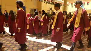 Cel mai tânăr profesor de culoare de la Cambridge demisionează în contextul unor acuzații de plagiat