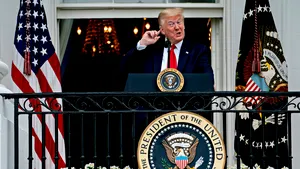 Washington Post: Decizia preşedintelui Trump de a interzice accesul călătorilor din Europa în SUA a creat mai mult haos. Mii de americani, rămaşi în afara graniţelor