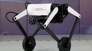 Un robot a devenit ospătarul perfect. „Ollie îşi poate planifica drumul”