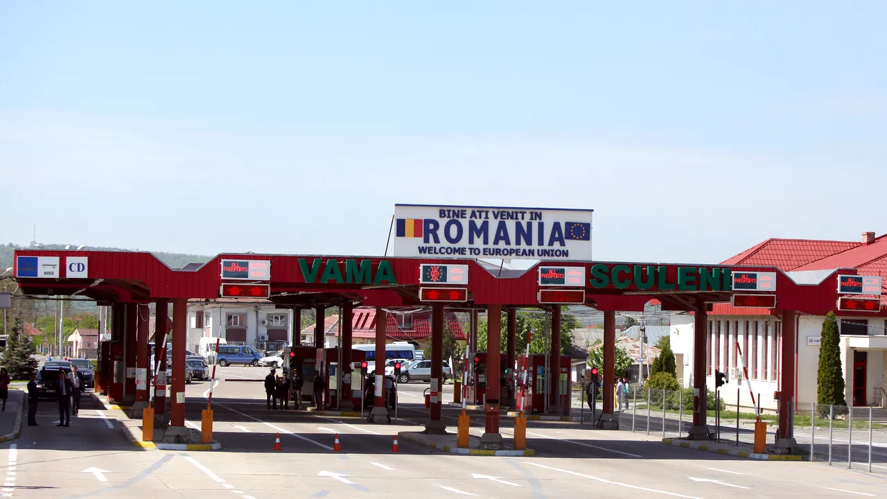 Trei poliţişti de frontieră de la Vama Sculeni, reţinuţi de procurorii DNA