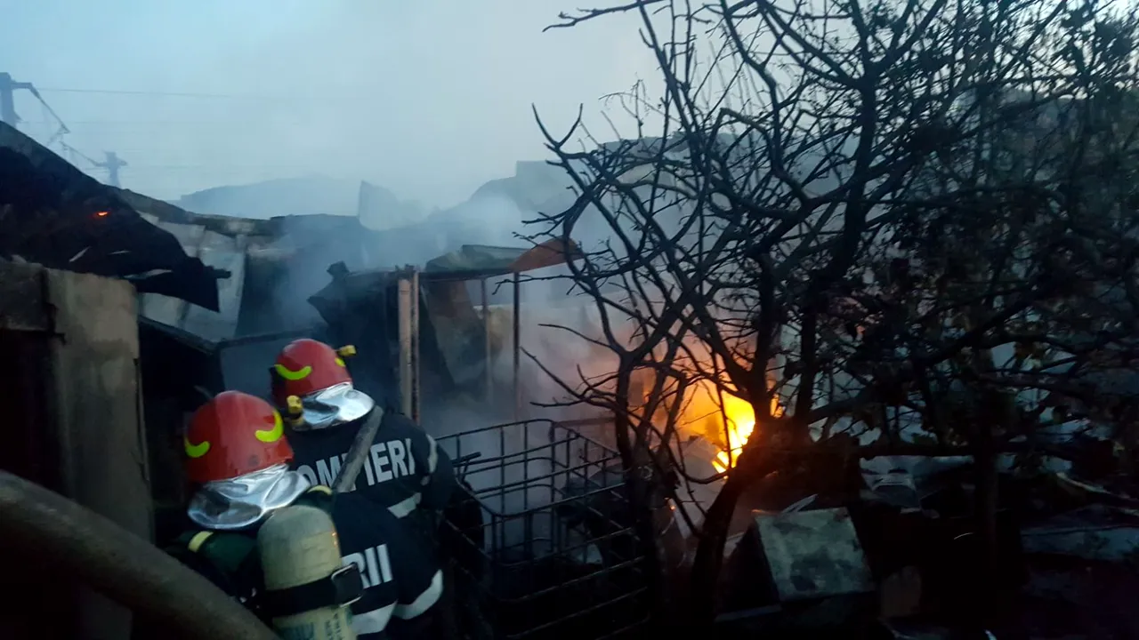 Incendiu la un service auto de lângă Bucureşti. Un bărbat a fost rănit