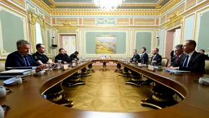 Emisarii SUA Steve Witkoff și Jared Kushner au avut discuții „substanțiale” cu Zelenski la Kiev. Președintele ucrainean o nouă rundă de discuții cu Statele Unite și reprezentanții Franței, Germaniei și Marii Britanii