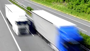 Mehedinţi: Trafic blocat pe DN6 în urma unui accident în care au fost implicate trei TIR-uri străine