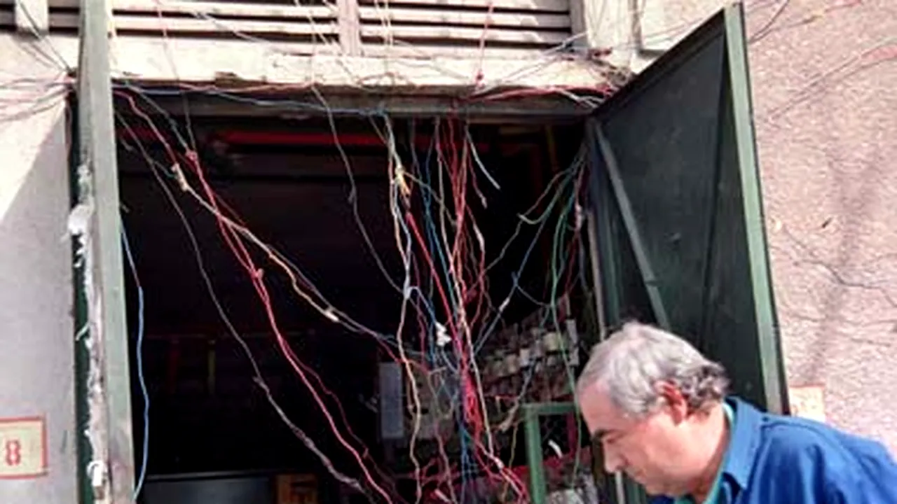 Prahova: Aproximativ 150 de locuinţe fără curent electric din cauza furtunii