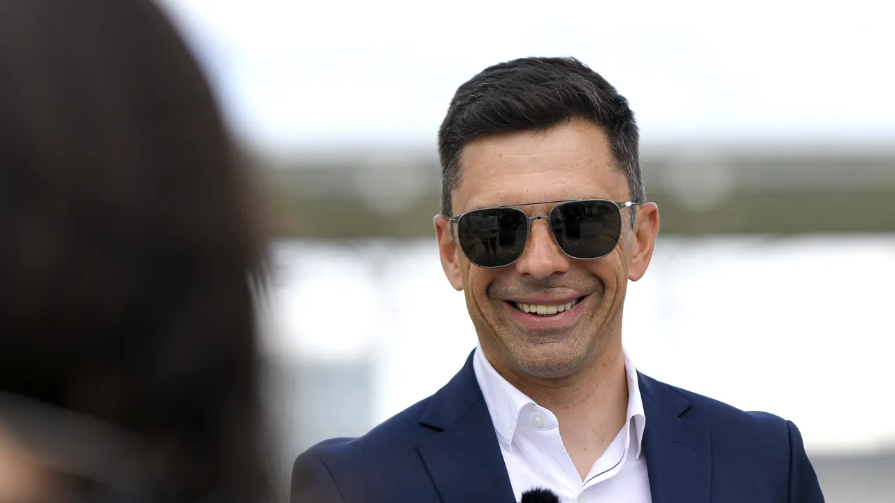 Ministrul Eduard Novak implicat într-un accident de maşină, conform SNST