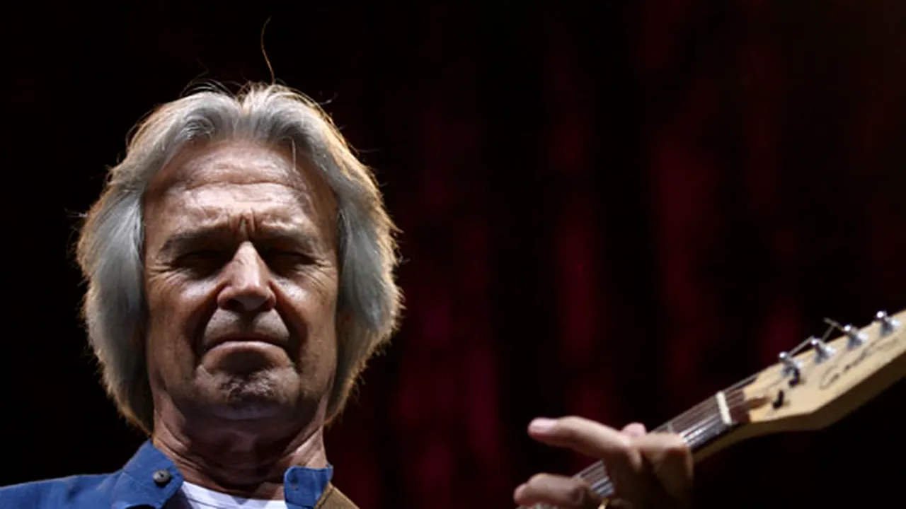 Chitaristul John Mclaughlin revine la Bucureşti