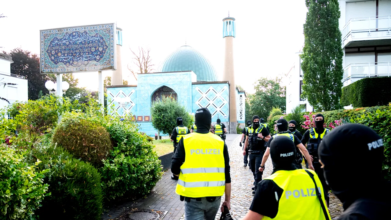 Germania a interzis Centrul Islamic din Hamburg pentru că urmărea să provoace o revoluţie islamică
