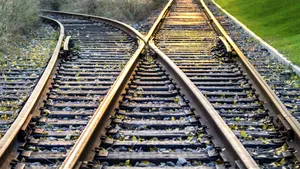 Două trenuri de mare viteză au deraiat în Spania. Cel puțin două persoane au murit