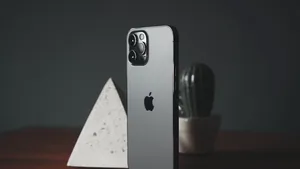 (P) Ecranul iPhone 12 Pro Max, mai rezistent decât cel al Samsung Galaxy S21 Ultra