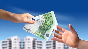 Studiu: 2 din 5 români preferă să economisească pentru cumpărarea unei locuinţe