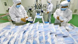 China a vândut 30 de măşti pentru fiecare persoană din lume în 2020. Câştigurile depăşesc 50 de miliarde de dolari 