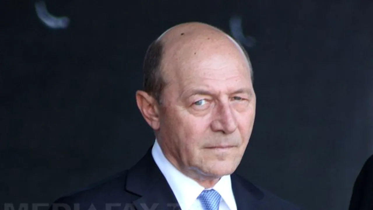 Cine este bărbatul care l-a scuipat pe preşedintele Băsescu şi unde a ajuns acesta - FOTO