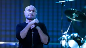 Phil Collins, recompensat cu Johnny Mercer Award, la gala Songwriters Hall of Fame 2010