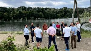 Gândul: „Bătaie” pe funcții într-o ședință USR la malul apei / Mesaj intern: „Știu că toată lumea se întreabă de posturi”