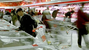 Programul hypermarket-urilor. Unde ne facem cumpărăturile de Paşte?