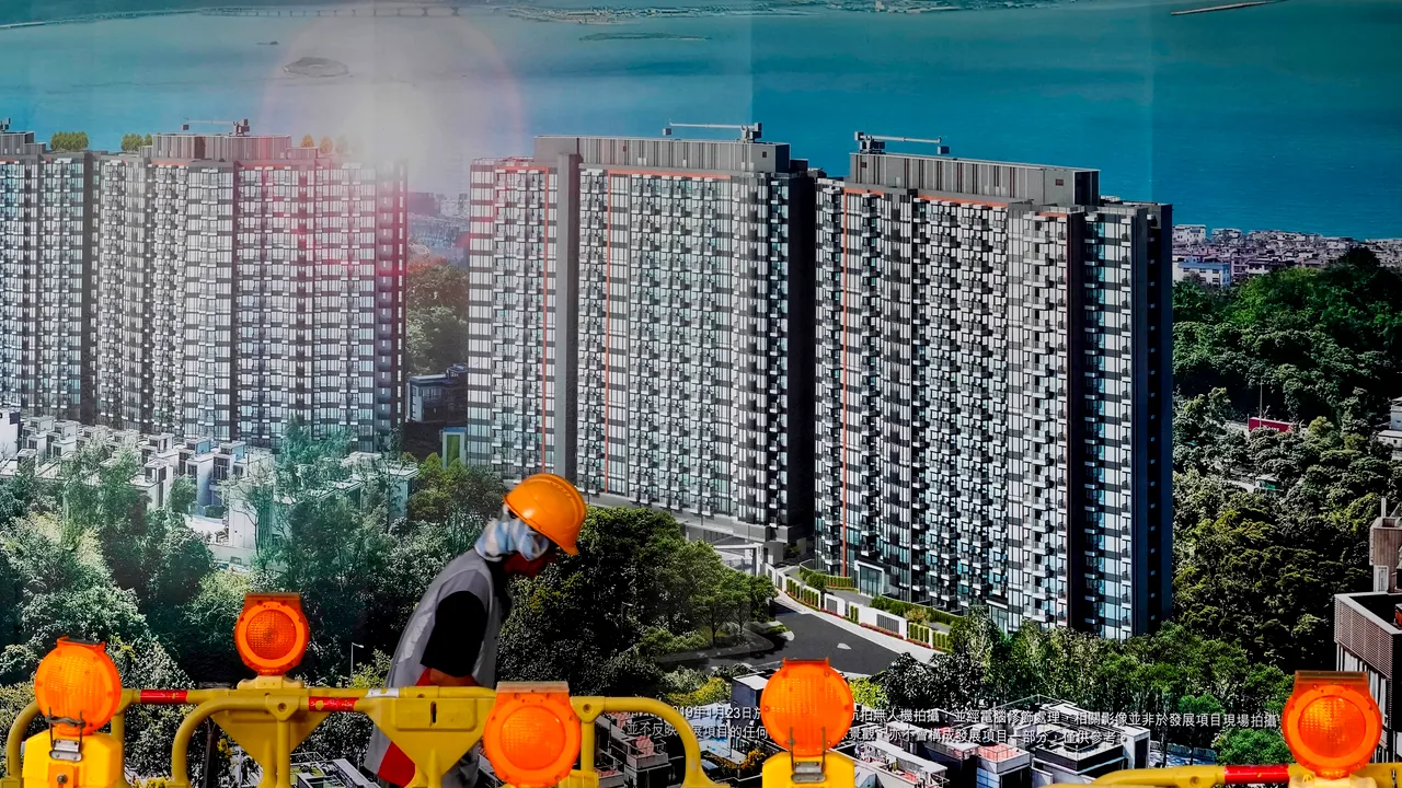 China se îndreaptă spre o criză în sectorul imobiliar. S-a construit atât de mult încât 1,4 miliarde de oameni nu ar umple toate locuinţele vacante