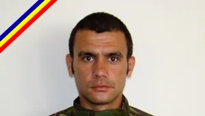 Sute de persoane la funerariile militarului din Alba Iulia mort în Afganistan