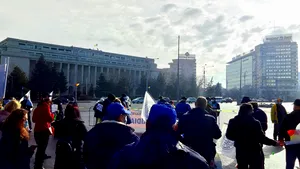 Proteste, duminică, faţă de îngheţarea pensiilor şi a salariilor, în zece locaţii diferite din Capitală 