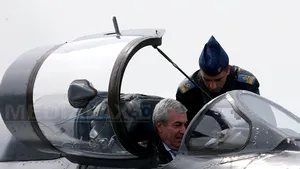 Tăriceanu, la reînnoirea licenţei de pilot: Să nu am nicio pasiune, cred că viaţa ar fi searbădă