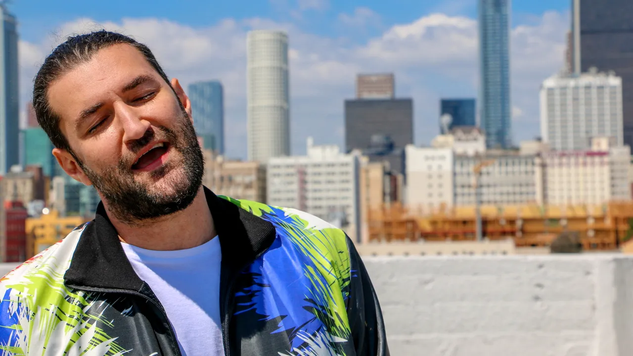 Smiley, amendat pentru depăşirea vitezei pe autostradă: Îmi pare rău, am dat un exemplu prost / Reacţia amuzantă a Poliţiei Române