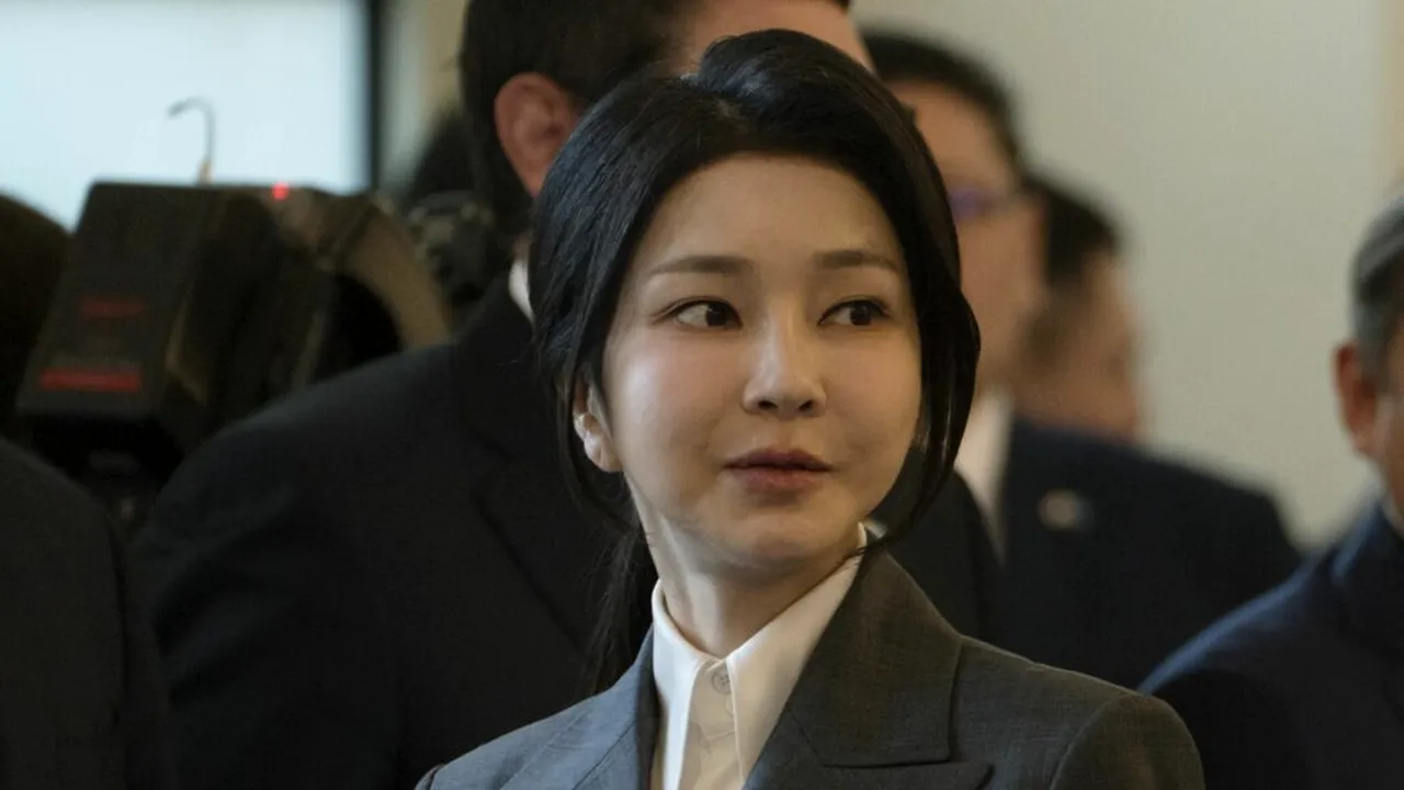 Fosta primă doamnă a Coreei de Sud, Kim Keon Hee, în fața instanței pentru decizia privind arestarea