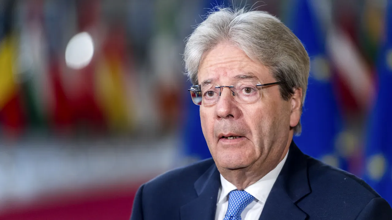FT: Gentiloni: UE trebuie să suplimenteze fondurile în competiţia cu SUA privind tranziţia ecologică