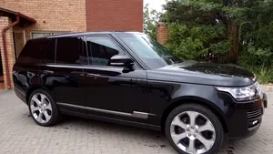 SPP vrea să cumpere trei autovehicule blindate pentru transportul demnitarilor şi 200.000 de litri de motorină