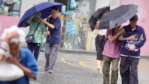 Hong Kong paralizat de ploi extreme. Autoritățile au emis cel mai grav nivel de alertă